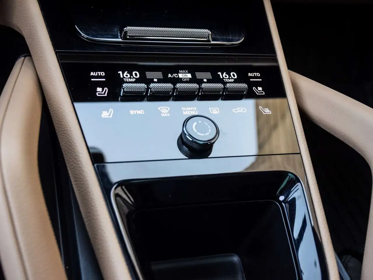 Porsche Cayenne - Image 22