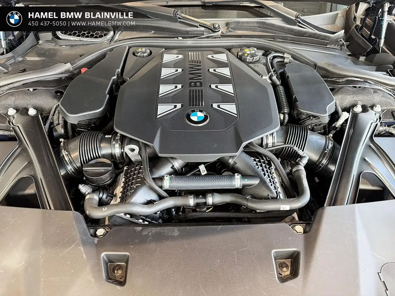 BMW 7 Series - Image 9