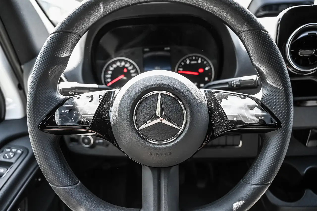 Mercedes-Benz Sprinter 2500 - Image 9