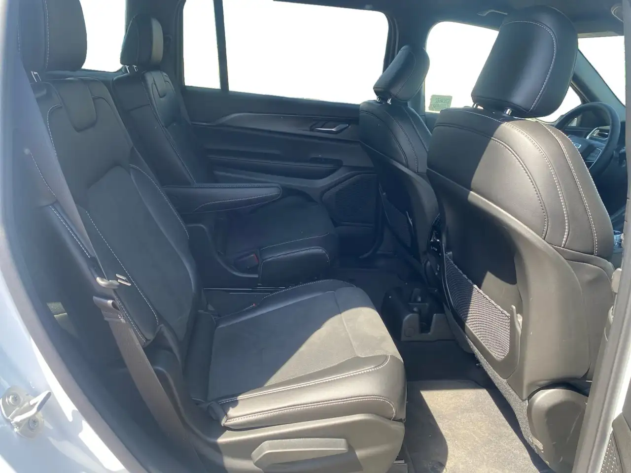 Jeep Grand Cherokee - Image 10