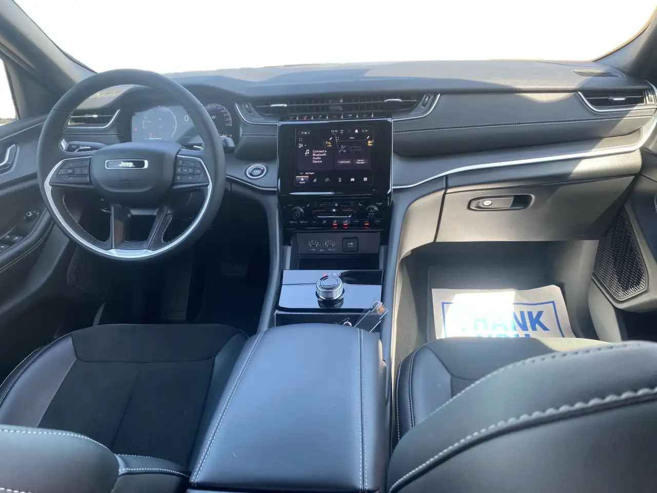 Jeep Grand Cherokee - Image 12