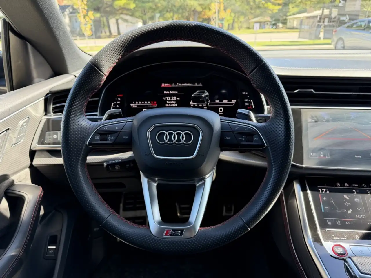 Audi RS Q8 - Image 18