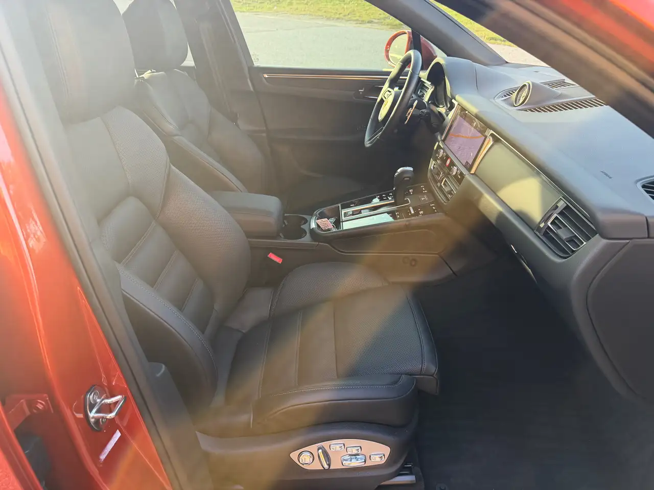 Porsche Macan - Image 18