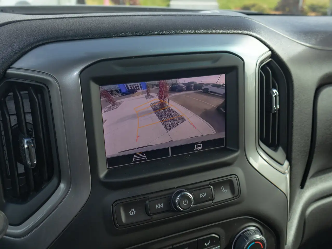 Chevrolet Silverado 1500 - Image 25