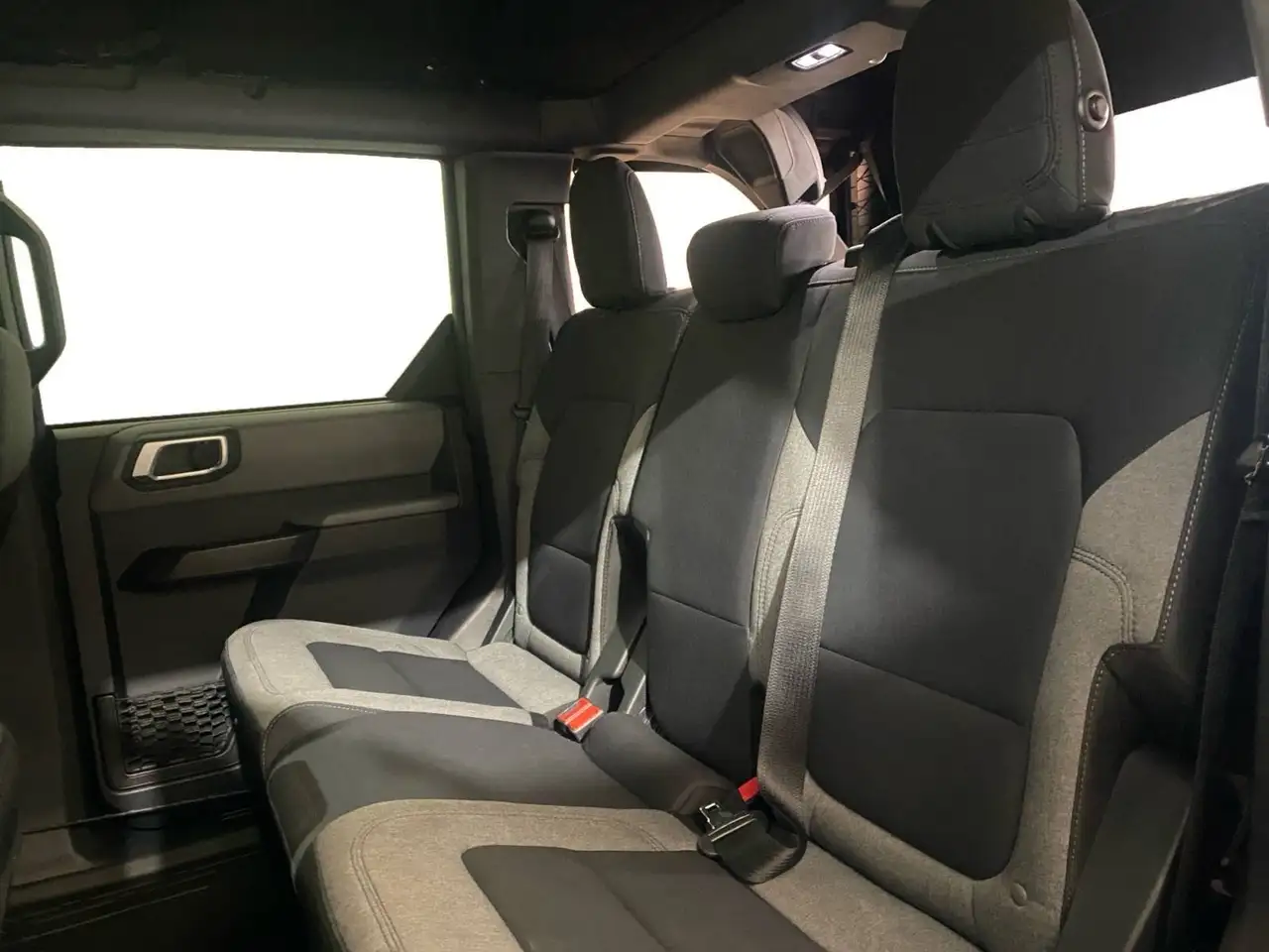 Ford Bronco - Image 14