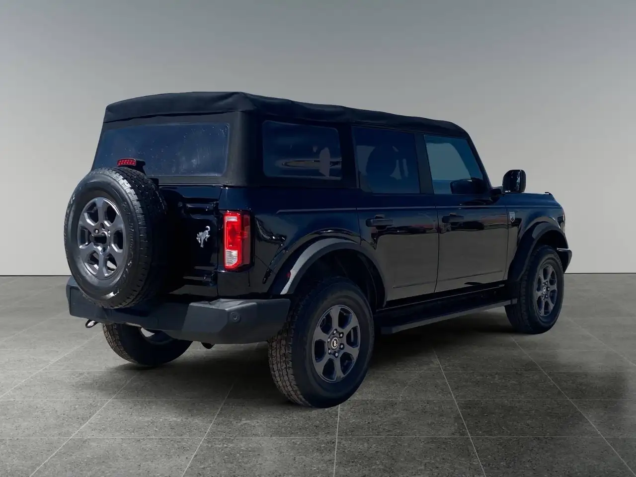 Ford Bronco - Image 5