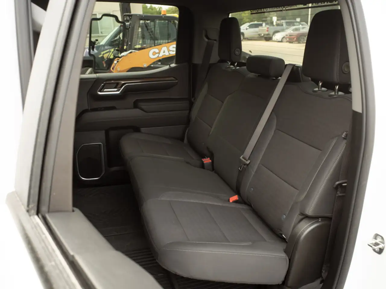 Chevrolet Silverado 1500 - Image 11
