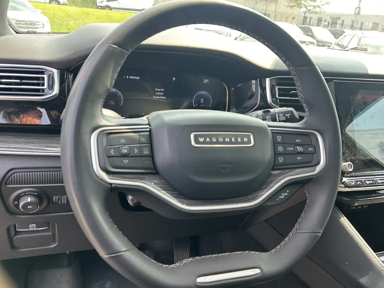 Jeep Wagoneer - Image 12