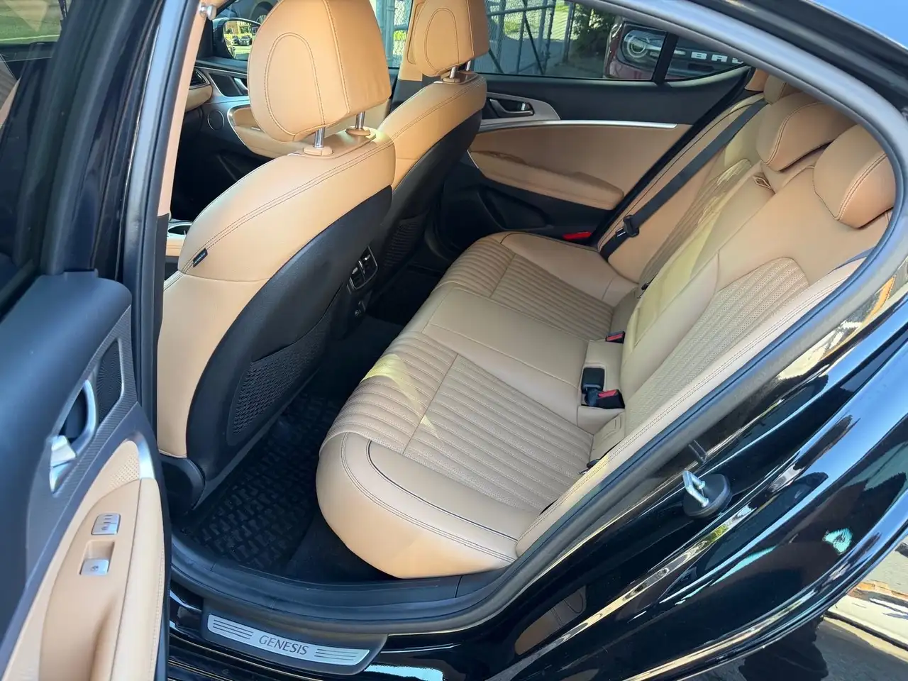 Genesis G70 - Image 13