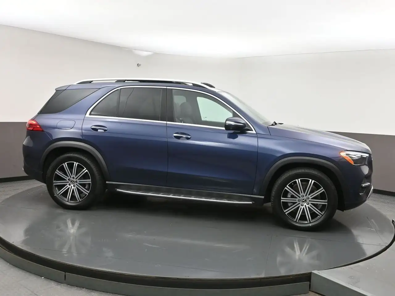 Mercedes-Benz GLE - Image 34
