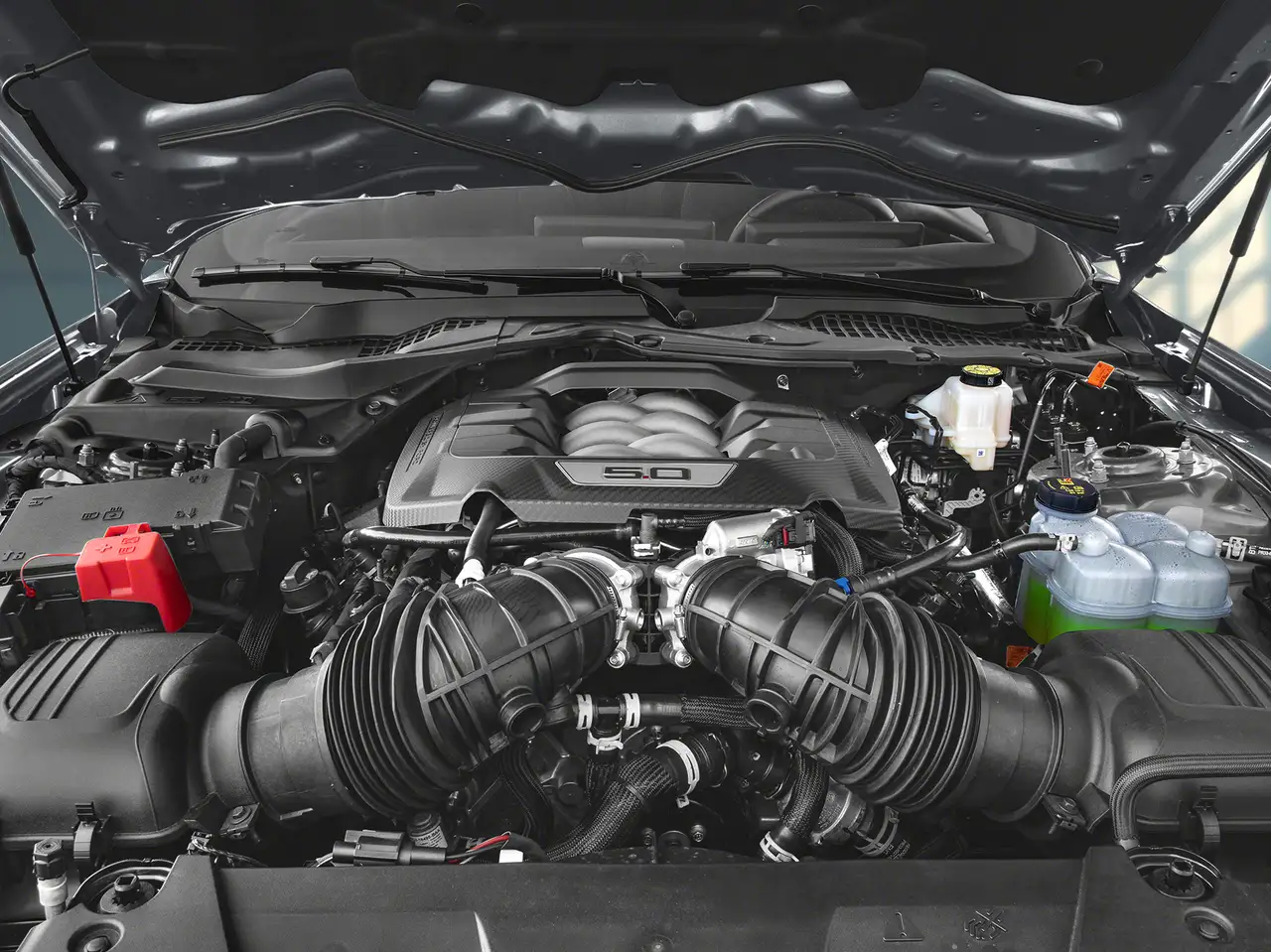 Ford Mustang - Image 8