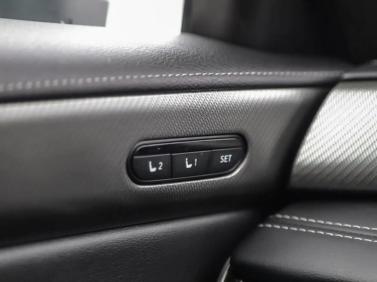 Infiniti QX60 - Image 35