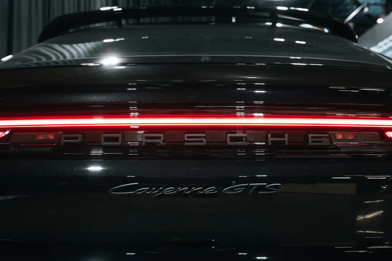 Porsche Cayenne - Image 6