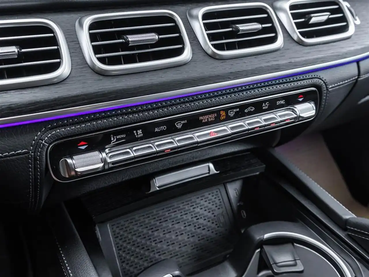 Mercedes-Benz GLE - Image 27