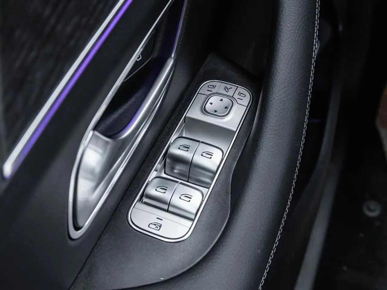 Mercedes-Benz GLE - Image 18