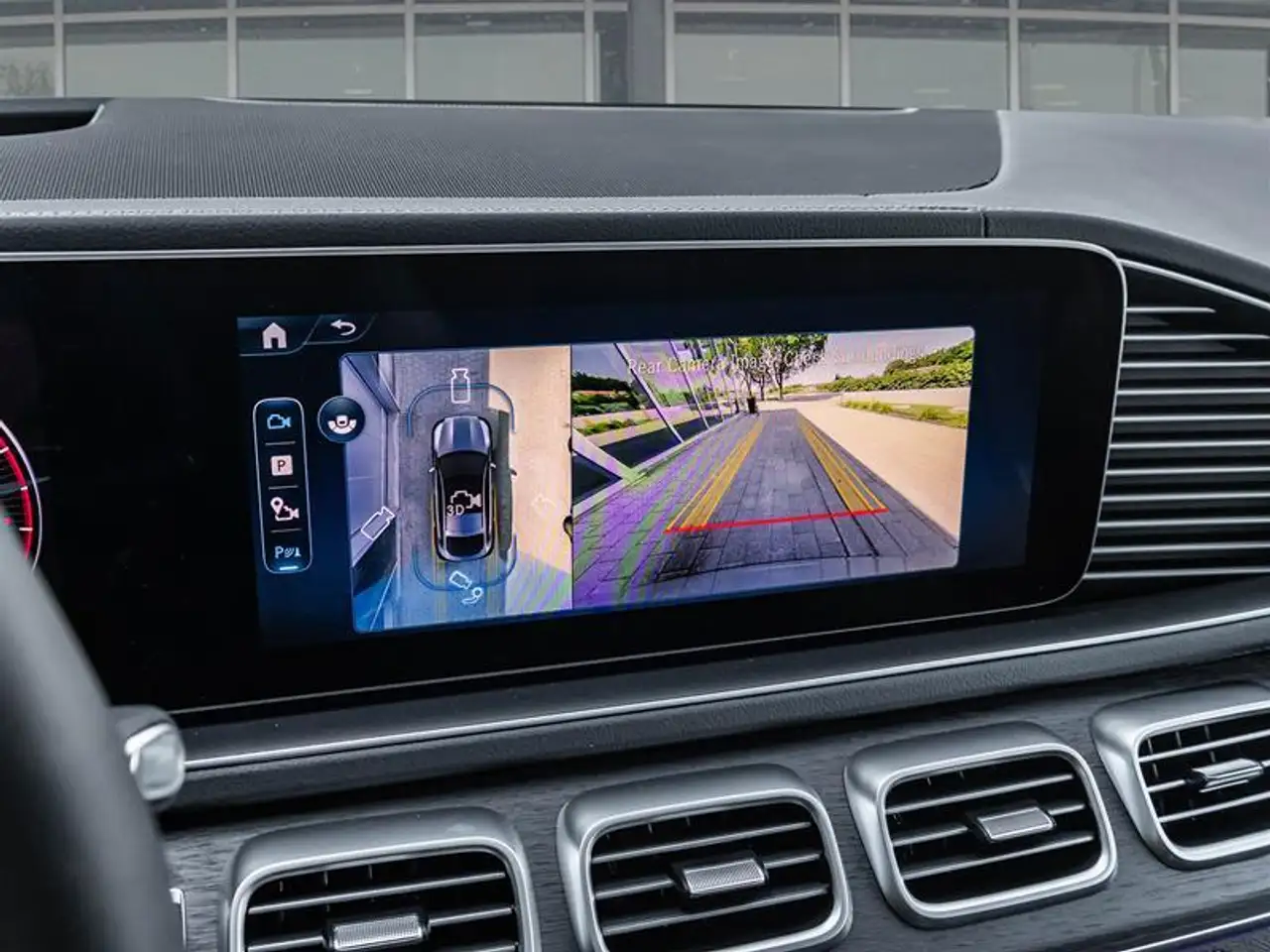 Mercedes-Benz GLE - Image 16