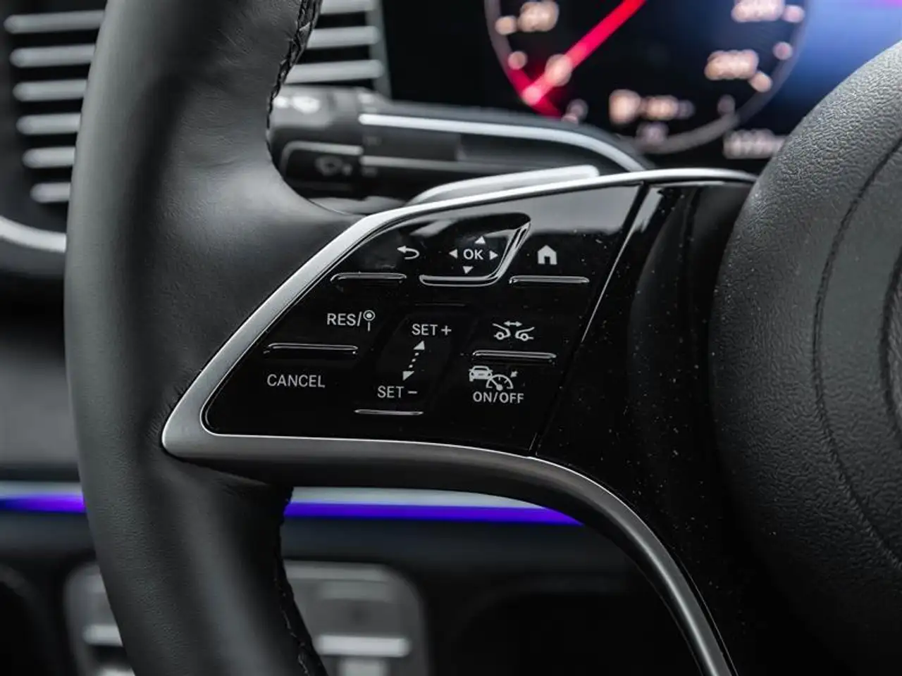 Mercedes-Benz GLE - Image 12