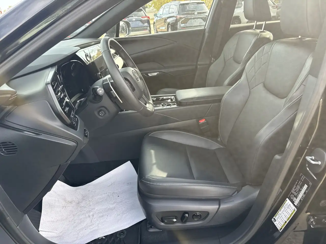 Lexus RX - Image 11