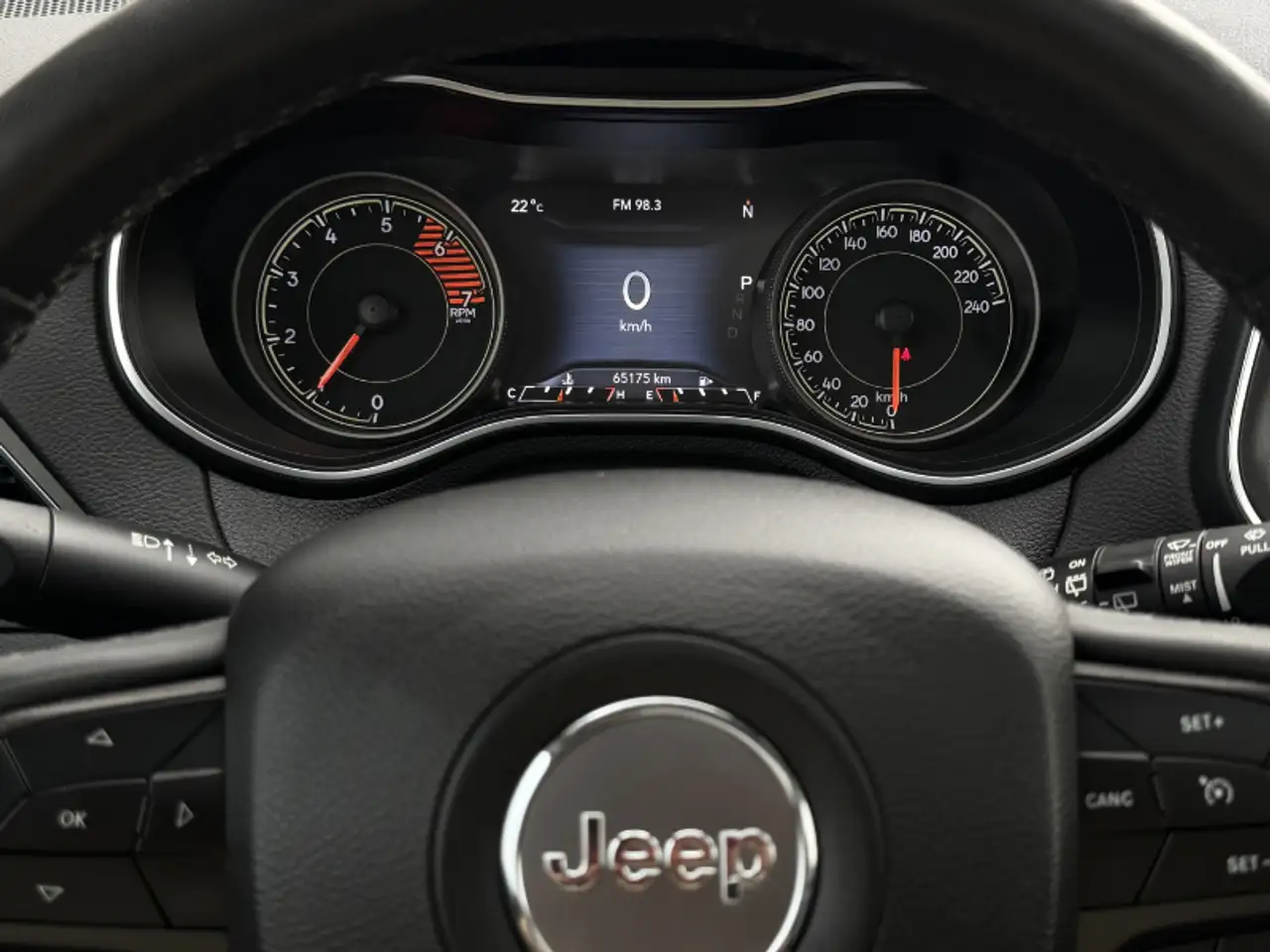 Jeep Cherokee - Image 11