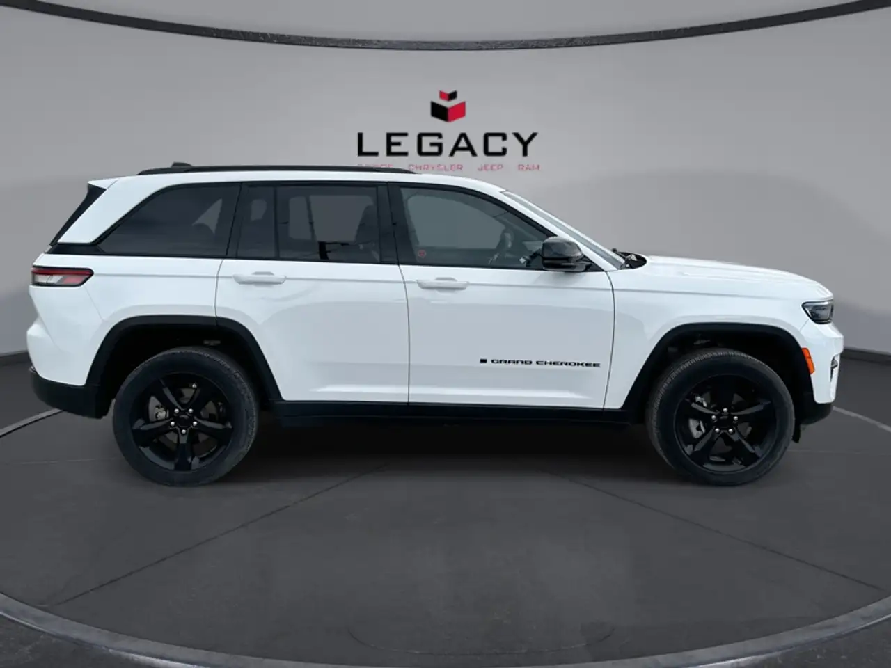 Jeep Grand Cherokee - Image 7