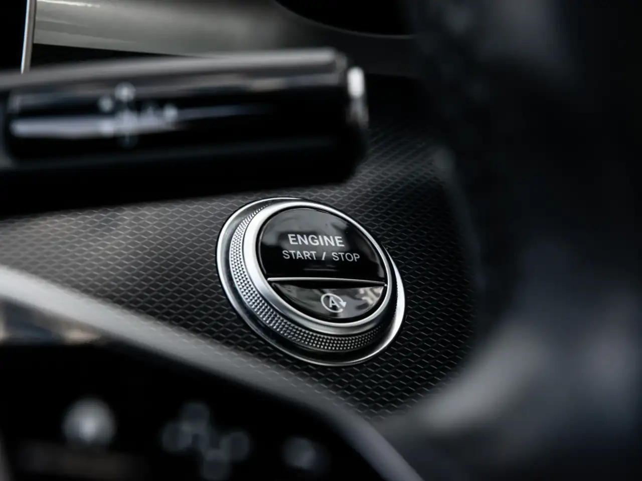Mercedes-Benz C-Class - Image 20