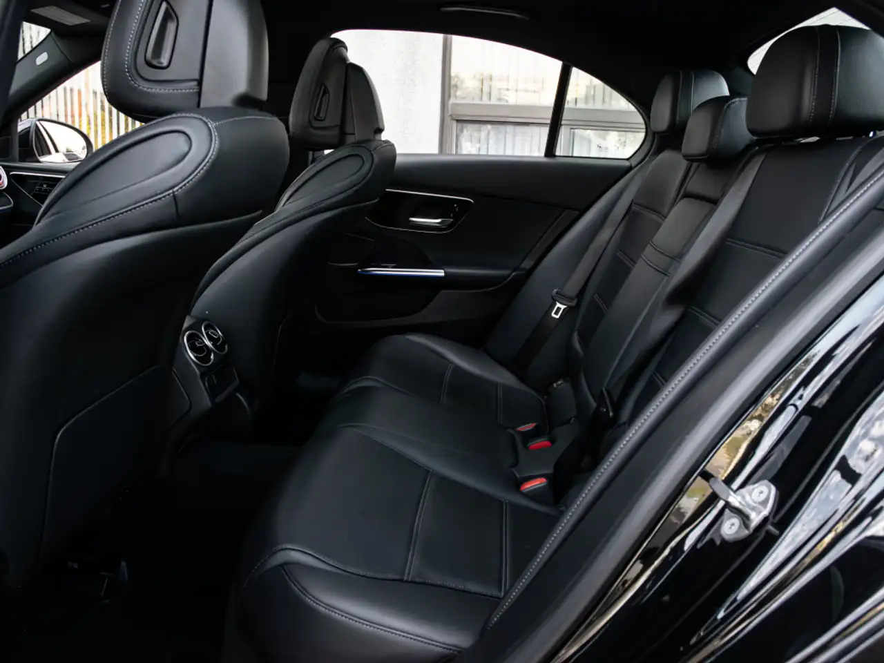 Mercedes-Benz C-Class - Image 10