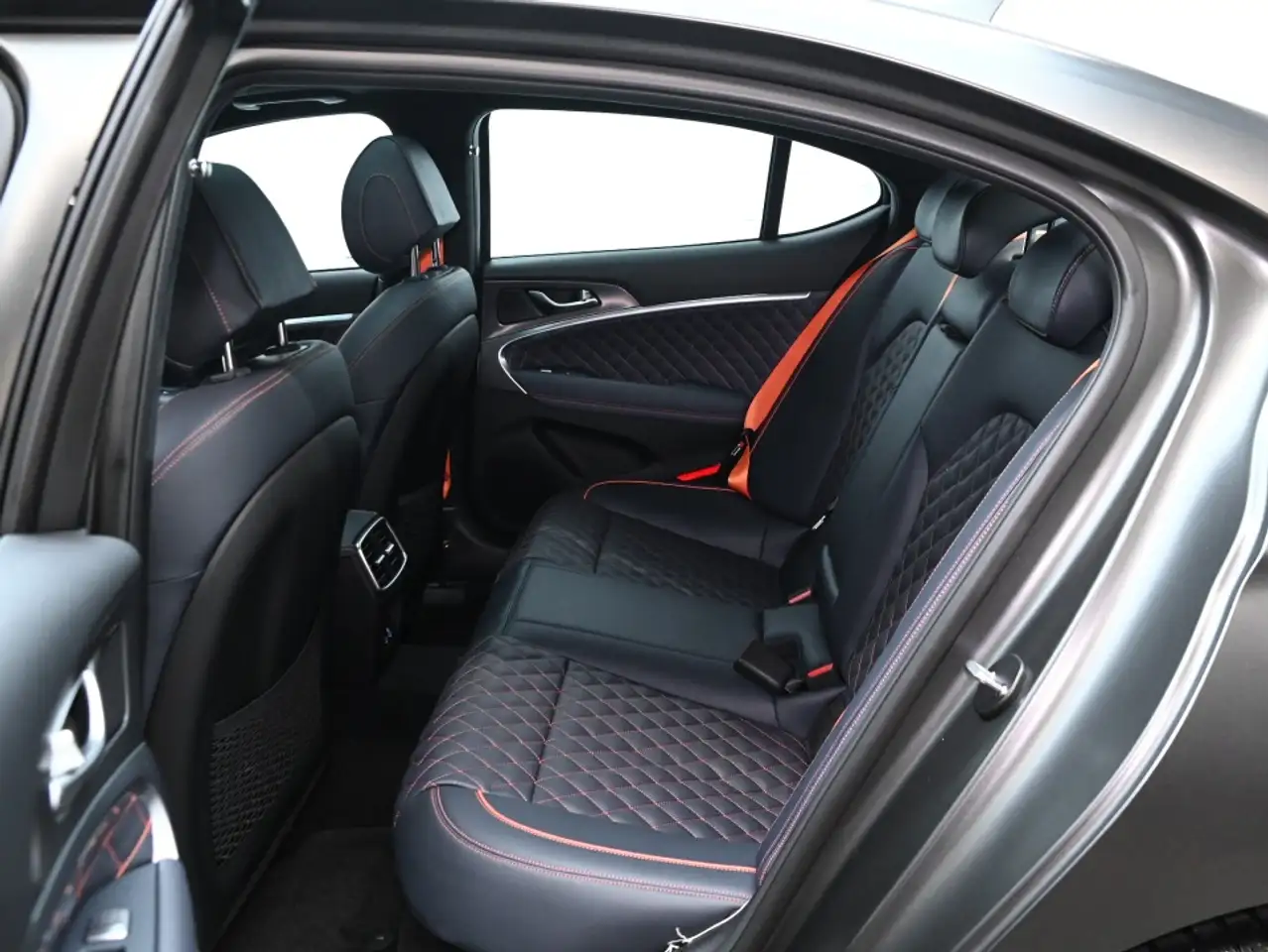 Genesis G70 - Image 14