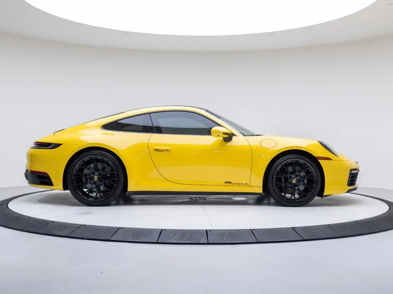 Porsche 911 - Image 12