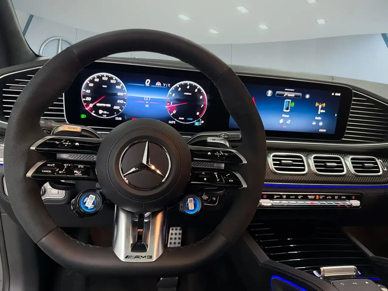 Mercedes-Benz GLE - Image 17