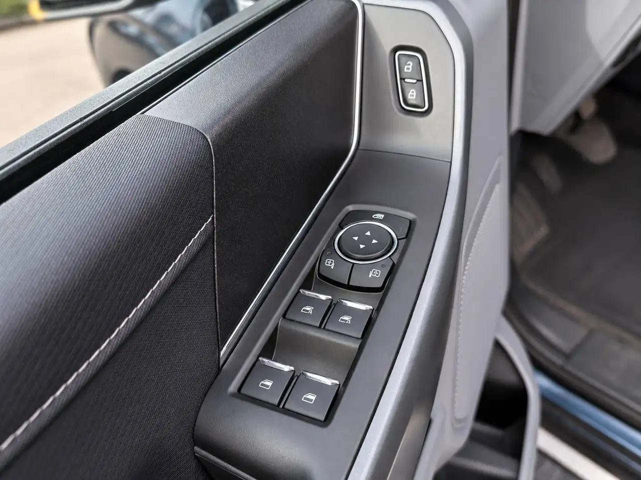Ford F-150 - Image 19