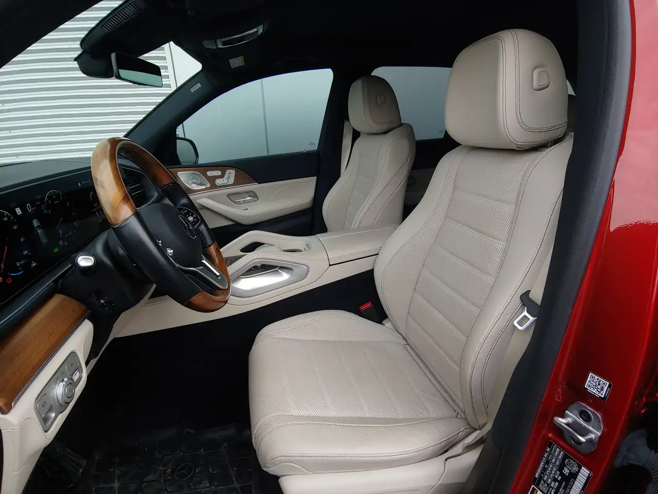 Mercedes-Benz GLE - Image 11