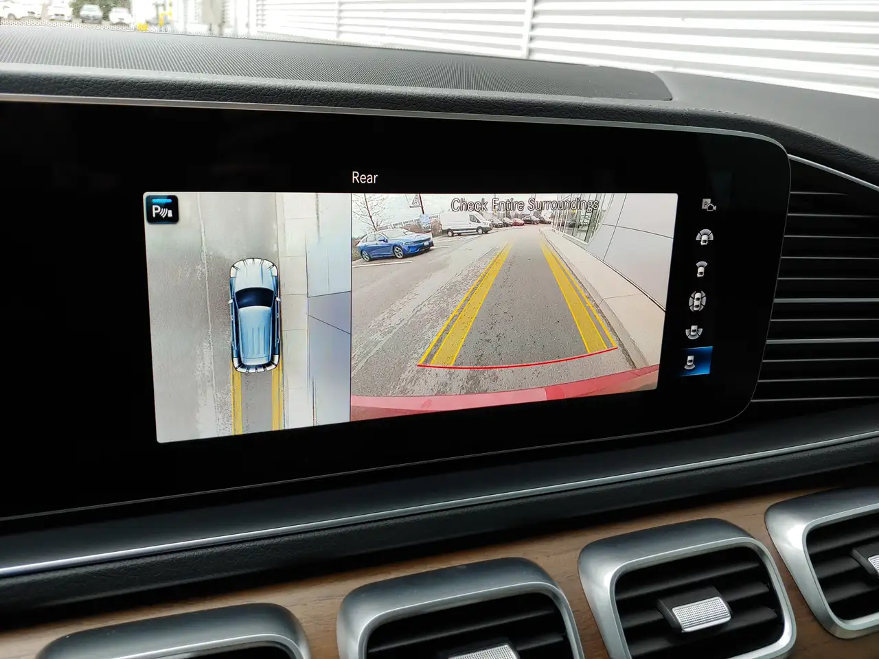 Mercedes-Benz GLE - Image 28