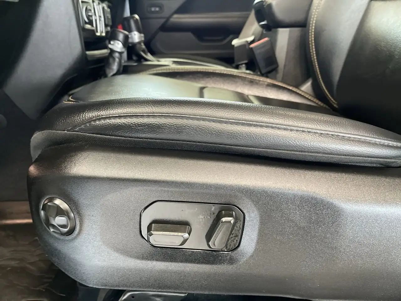 Jeep Wrangler - Image 20