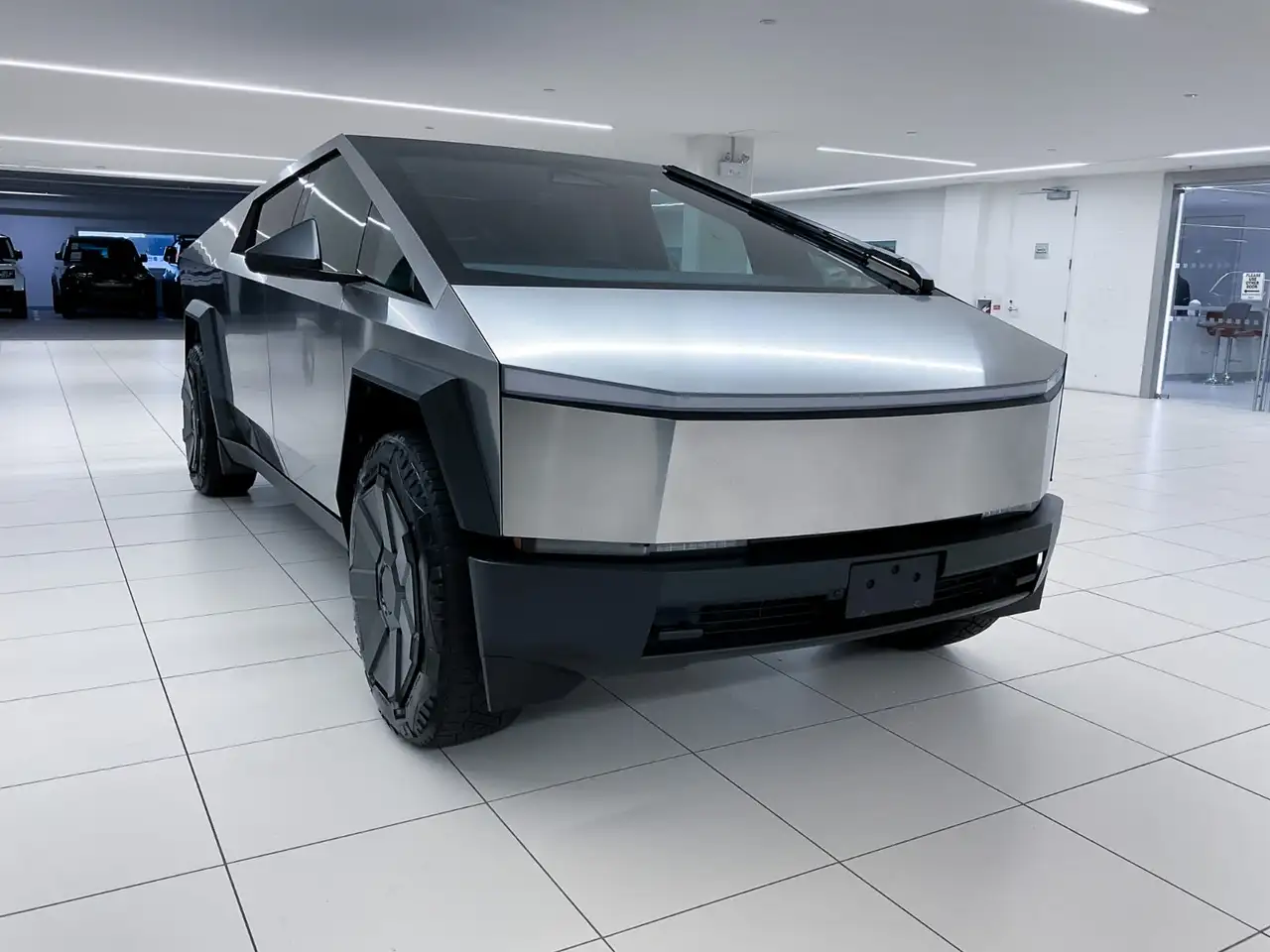 Tesla Cybertruck - Image 3