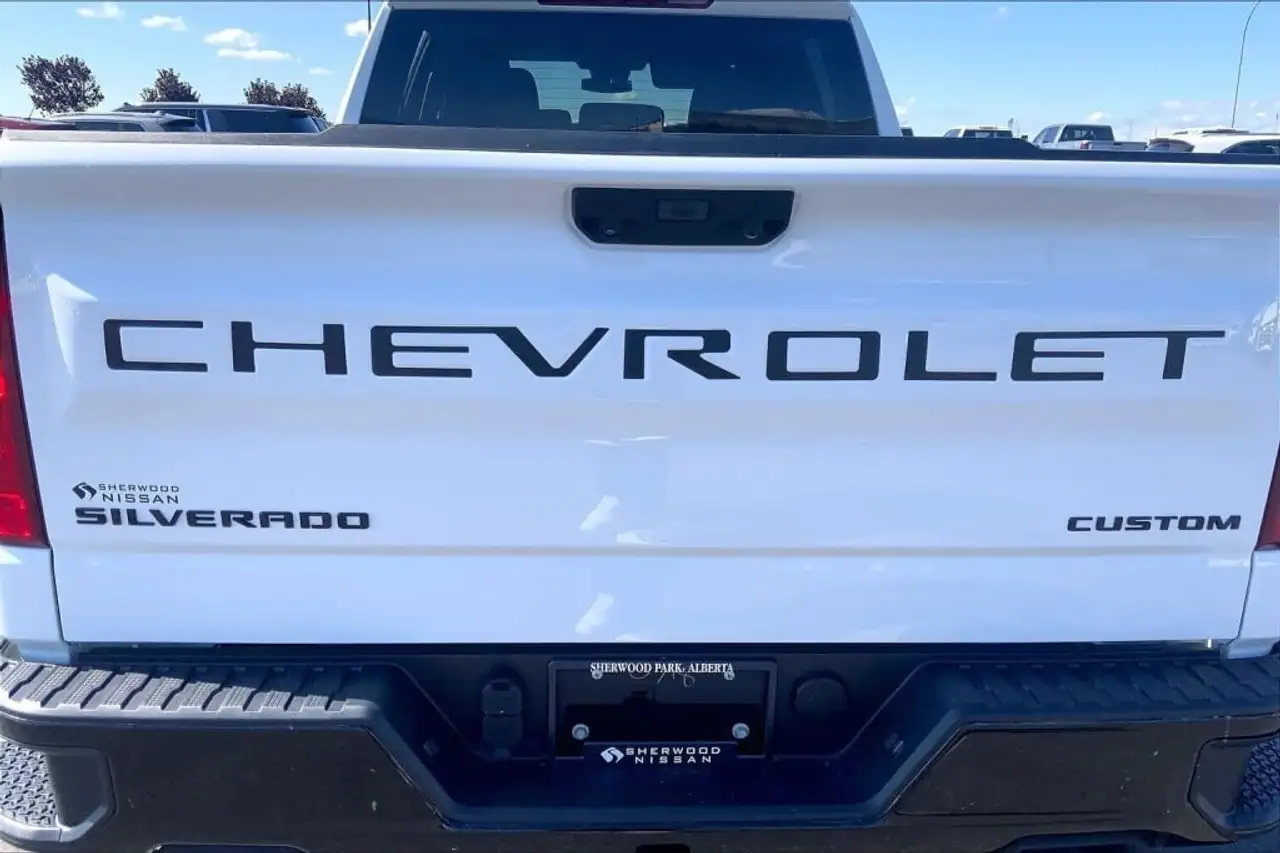 Chevrolet Silverado 1500 - Image 27