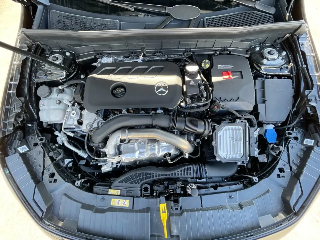 Mercedes-Benz GLB - Image 35