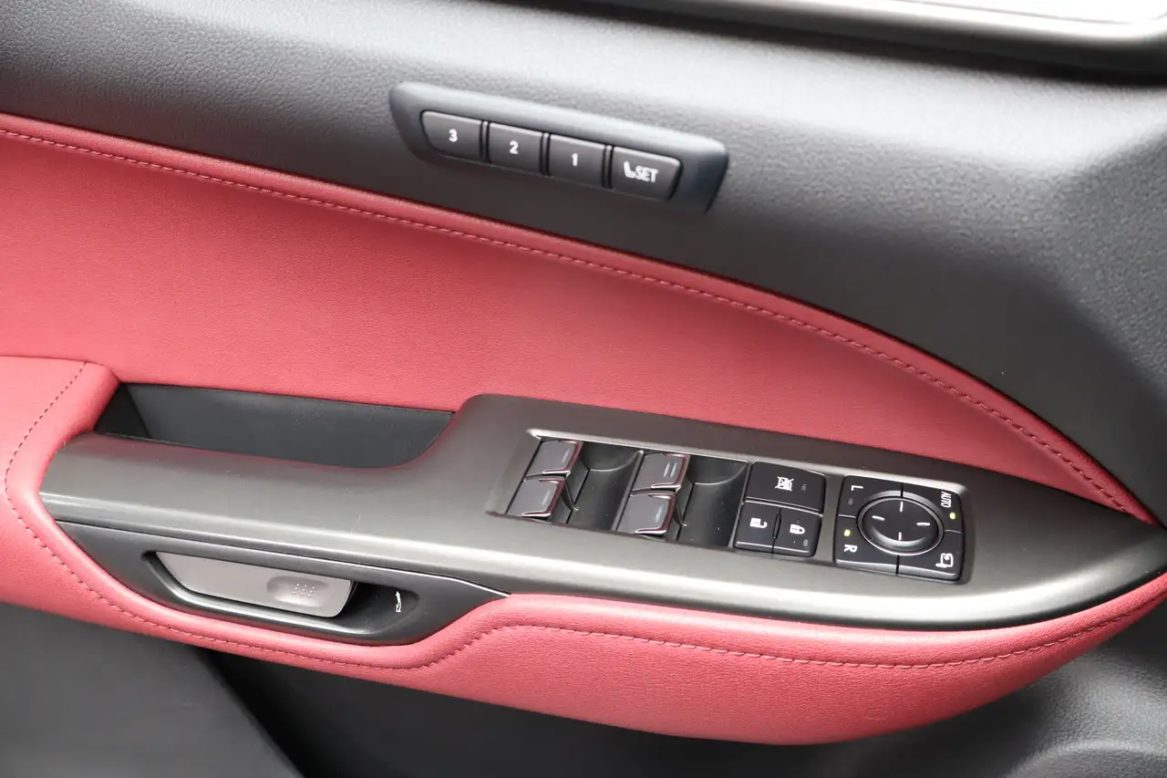 Lexus NX - Image 13