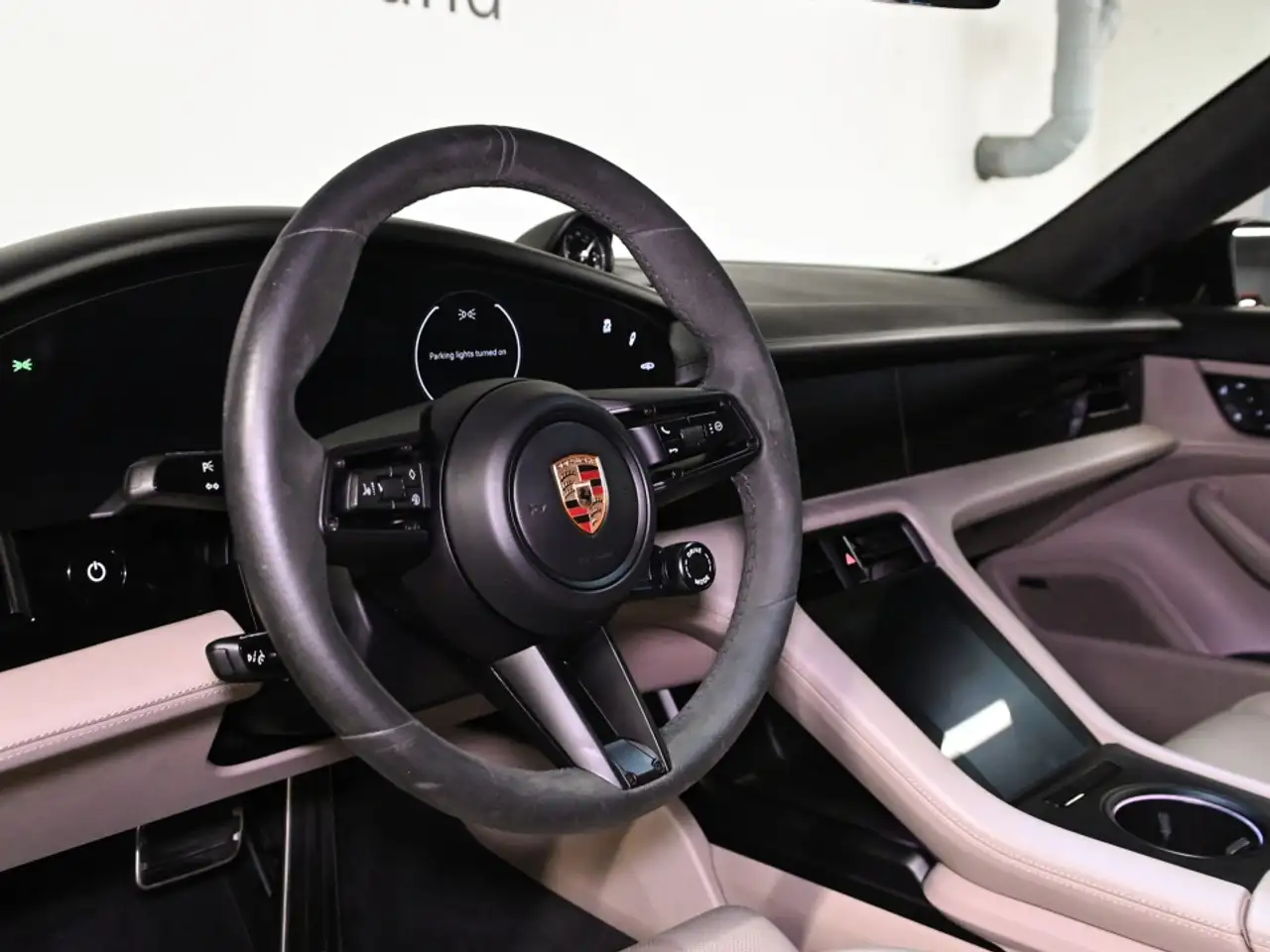 Porsche Taycan - Image 10