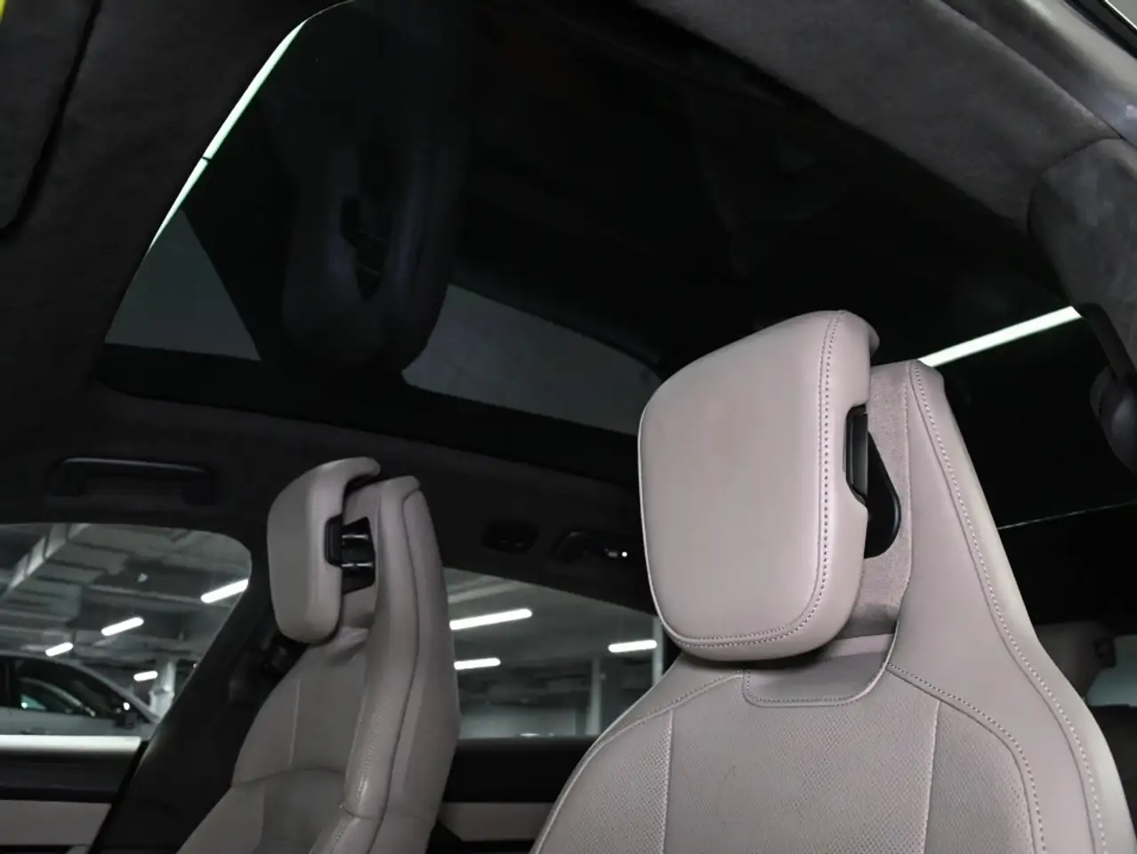 Porsche Taycan - Image 13