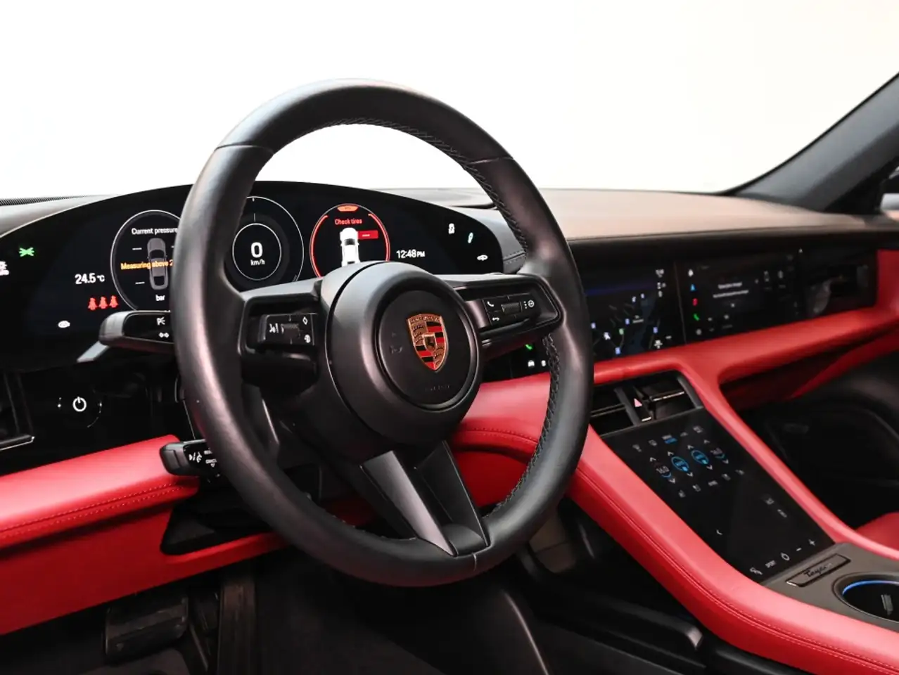 Porsche Taycan - Image 13