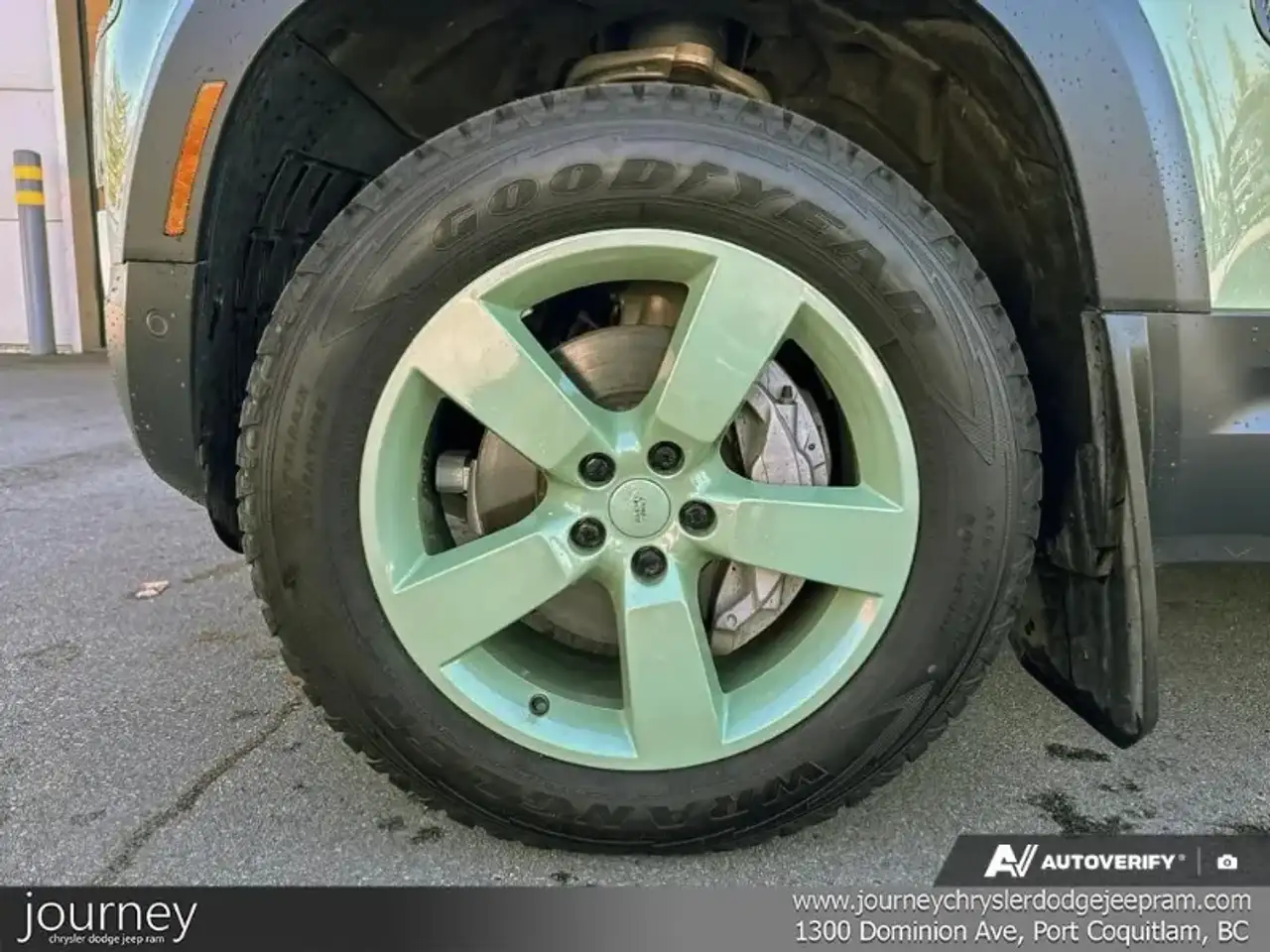 Land Rover Defender - Image 6