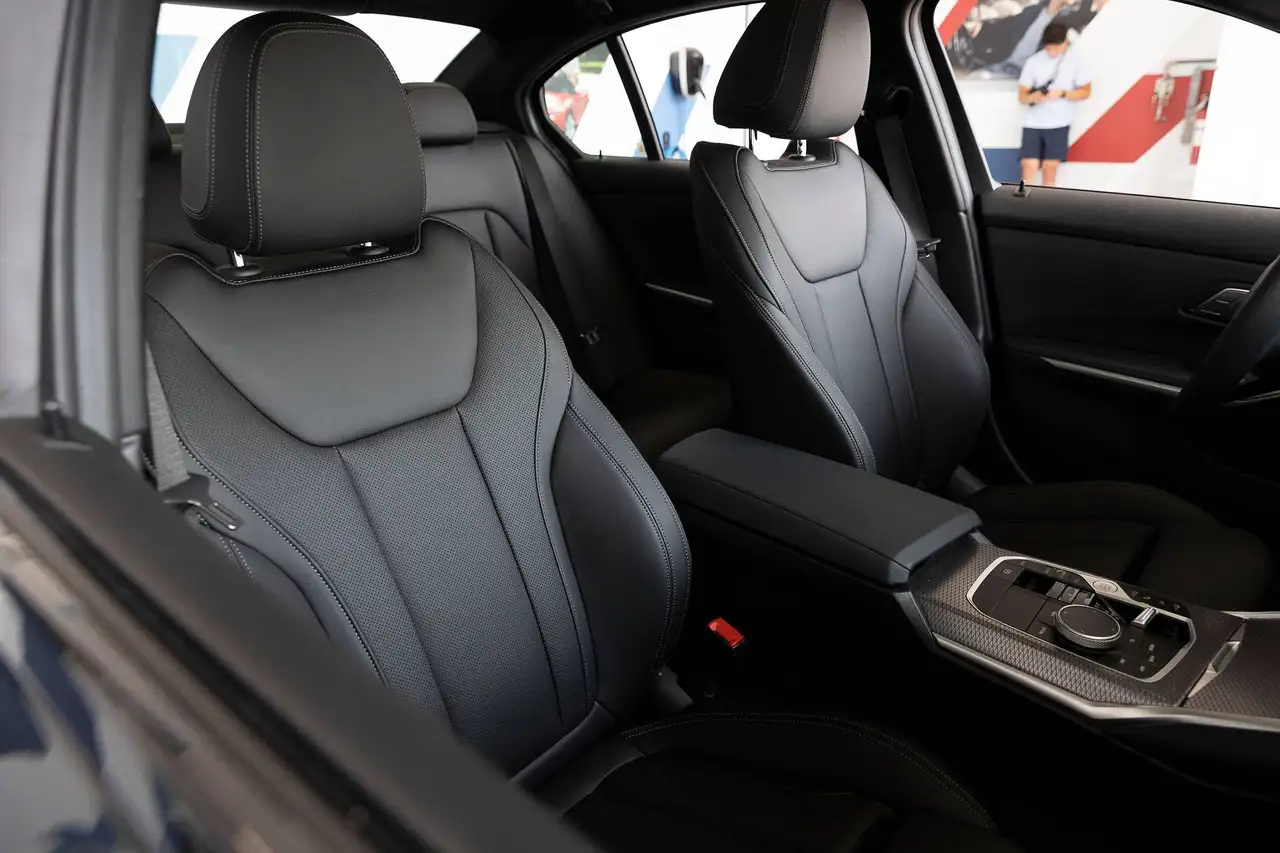 BMW 3 Series - Image 9
