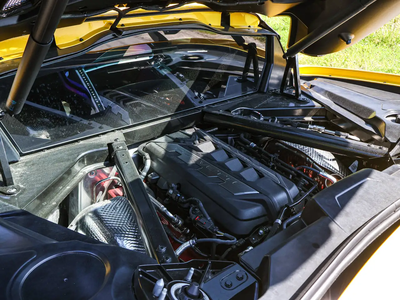 Chevrolet Corvette - Image 19