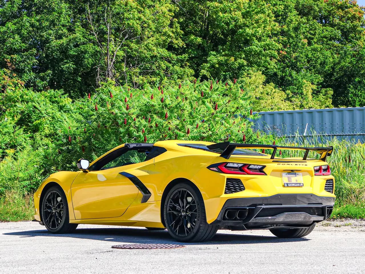 Chevrolet Corvette - Image 12