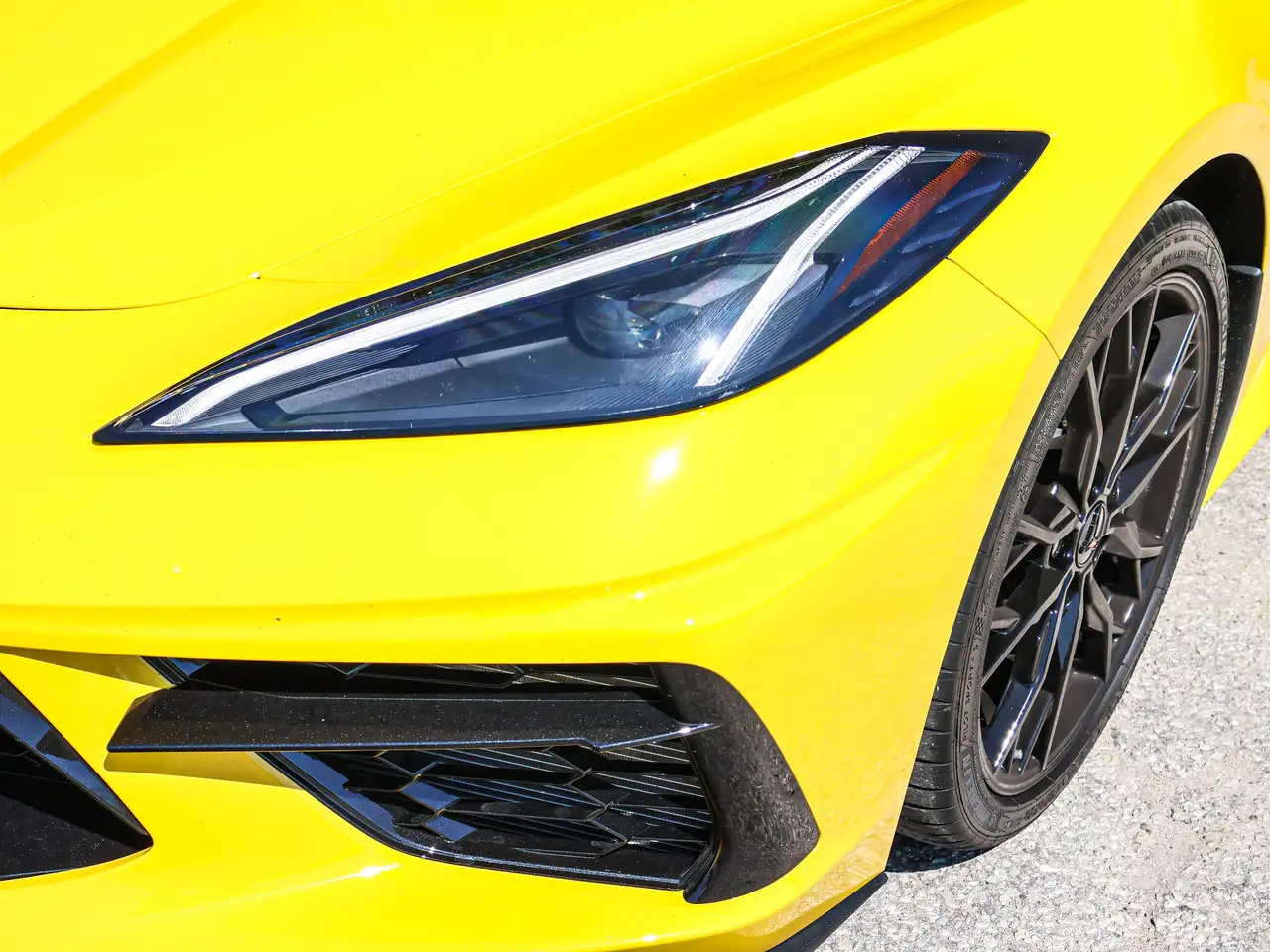 Chevrolet Corvette - Image 8