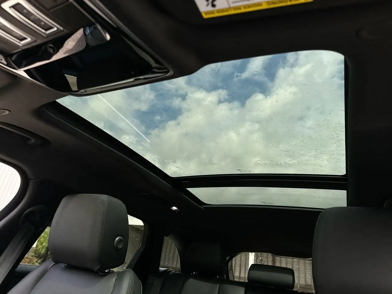 Land Rover Range Rover Velar - Image 28
