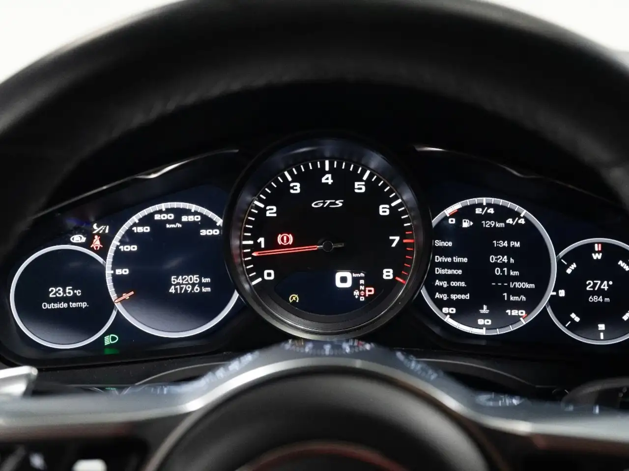 Porsche Cayenne - Image 25