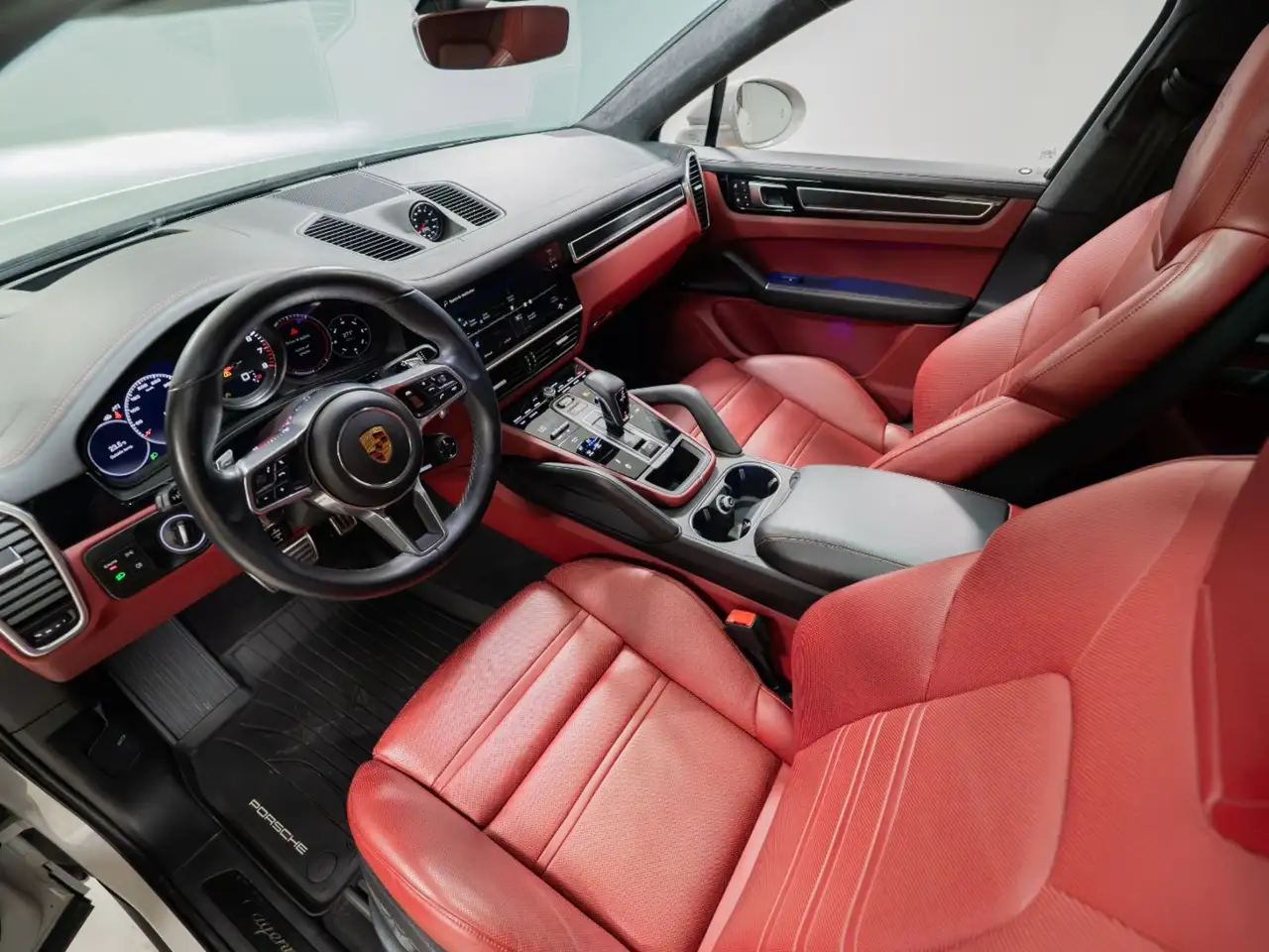 Porsche Cayenne - Image 13