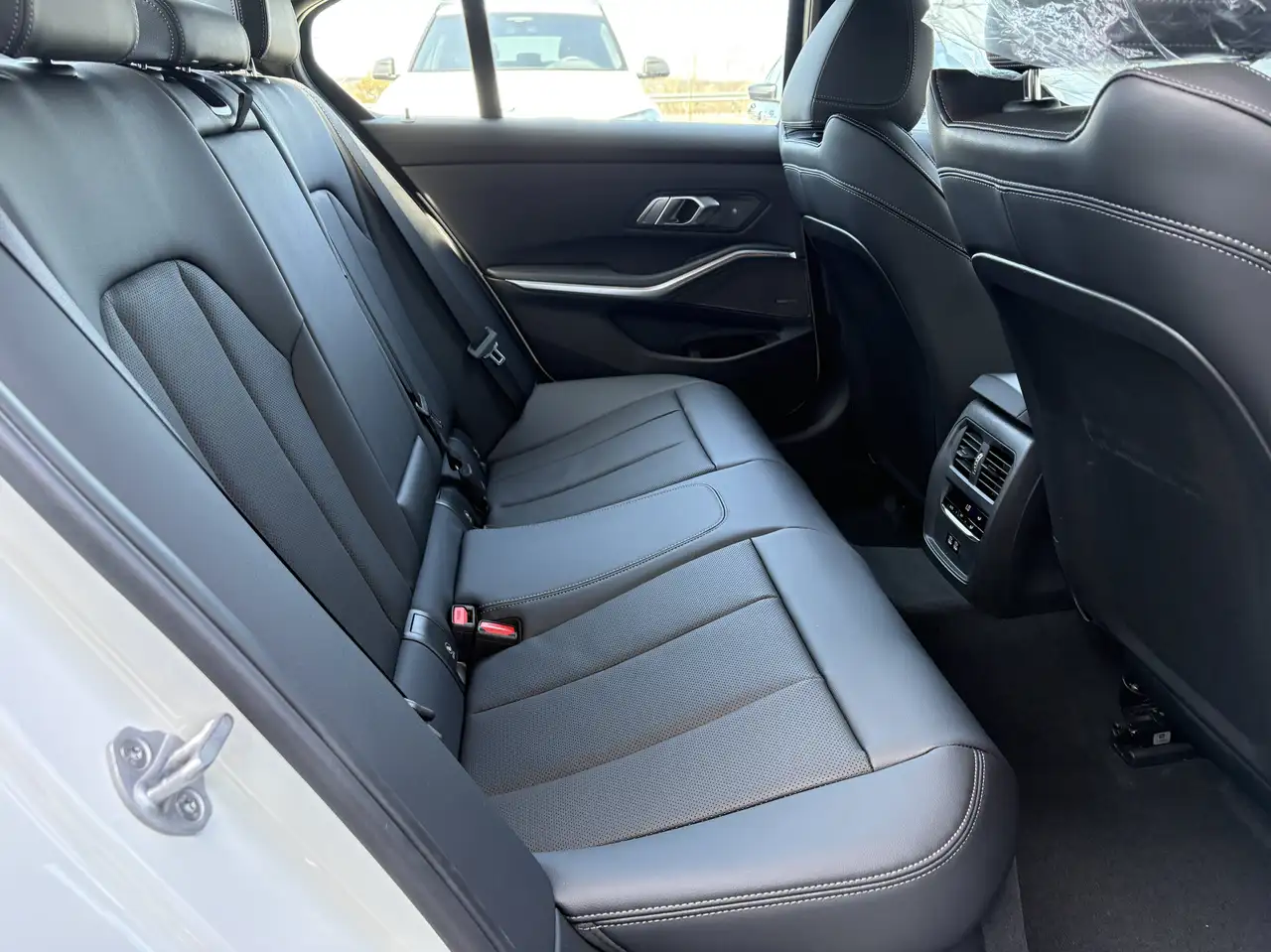 BMW 3 Series - Image 19