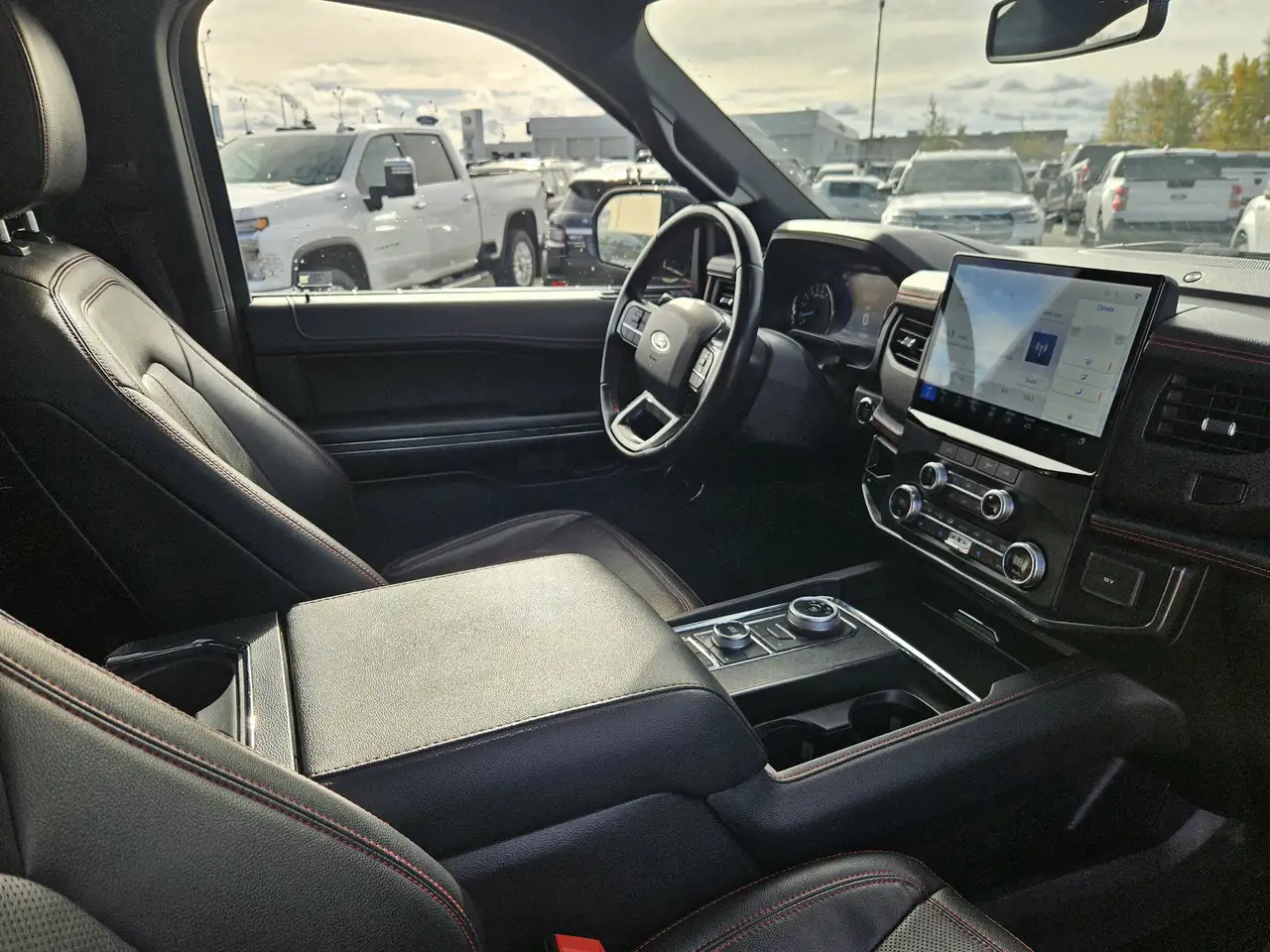 Ford Expedition - Image 33